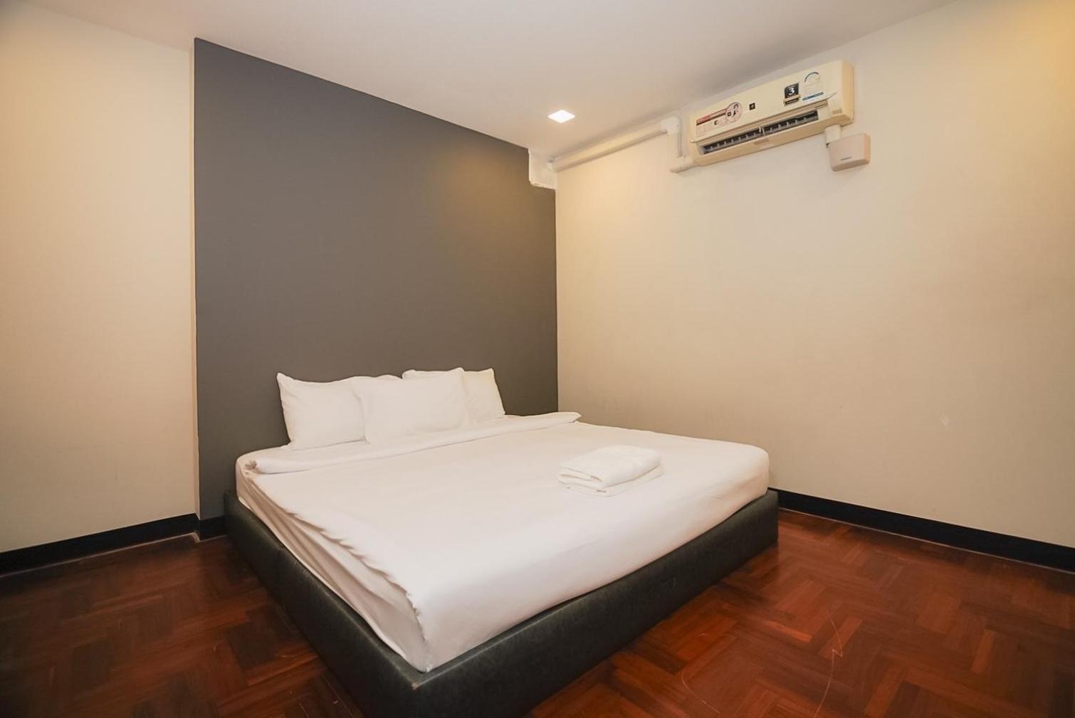 Z โกอินน์ สีลม - สถานีรถไฟฟ้าเซนต์หลุยส์ Go Inn Silom Bangkok Eksteriør billede