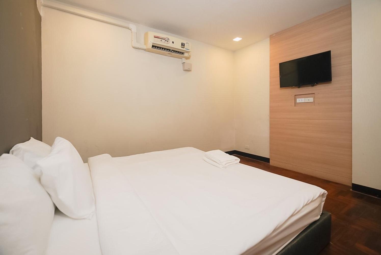 Z โกอินน์ สีลม - สถานีรถไฟฟ้าเซนต์หลุยส์ Go Inn Silom Bangkok Eksteriør billede