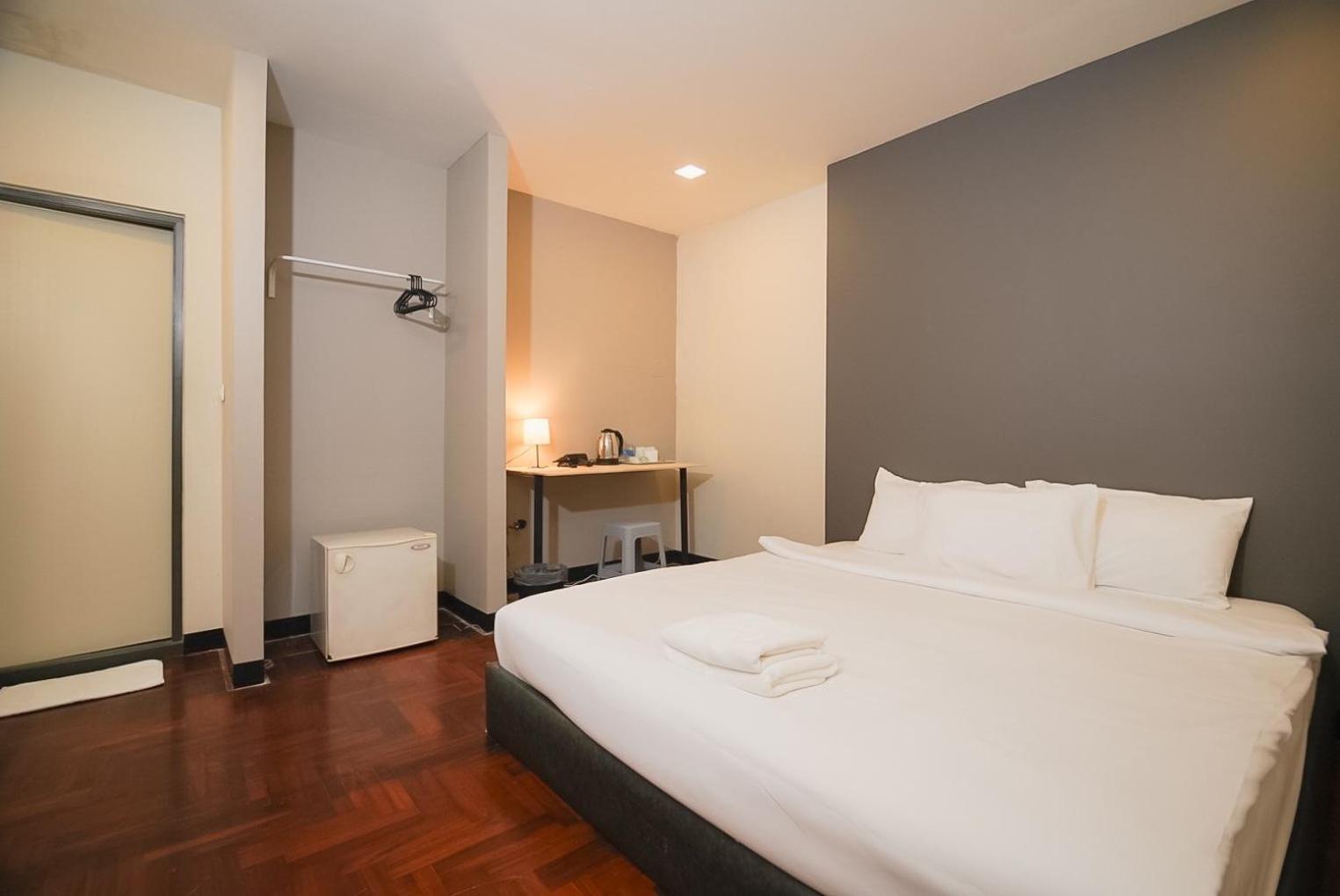 Z โกอินน์ สีลม - สถานีรถไฟฟ้าเซนต์หลุยส์ Go Inn Silom Bangkok Eksteriør billede